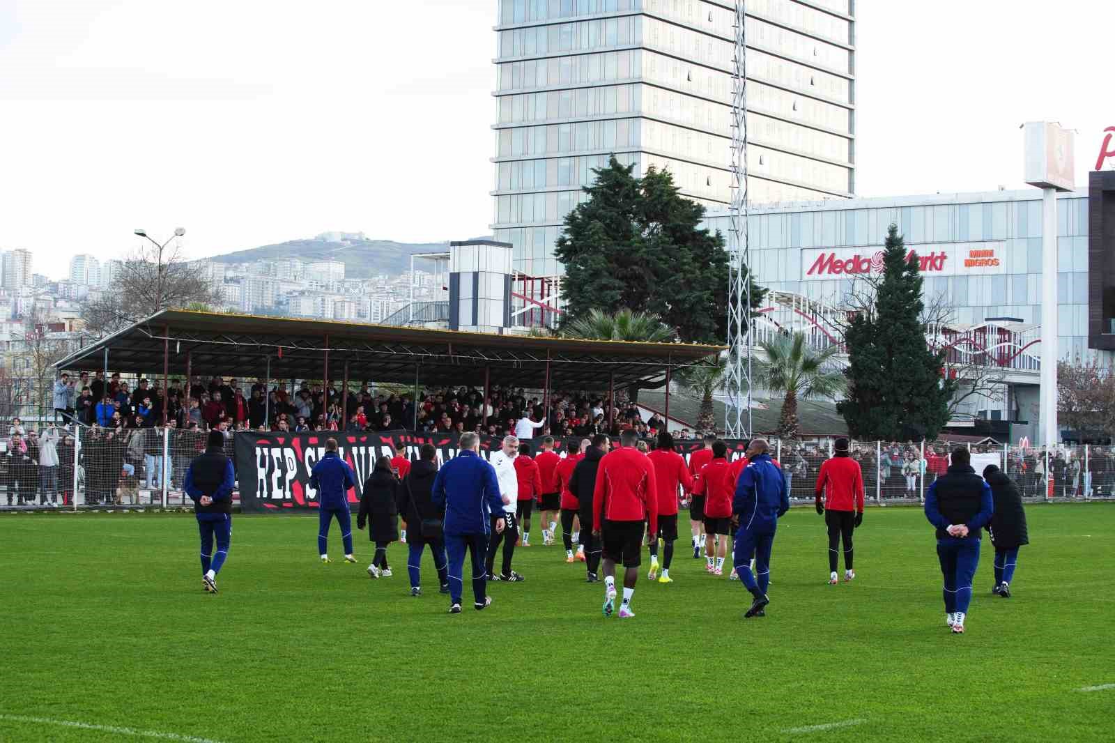 Karadeniz derbisi öncesi Samsunspor’a taraftar desteği

