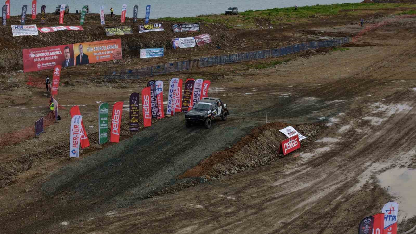 Karadeniz sahilinde adrenalin fırtınası: Trabzon’da off-road yarışları, final etabıyla devam etti
