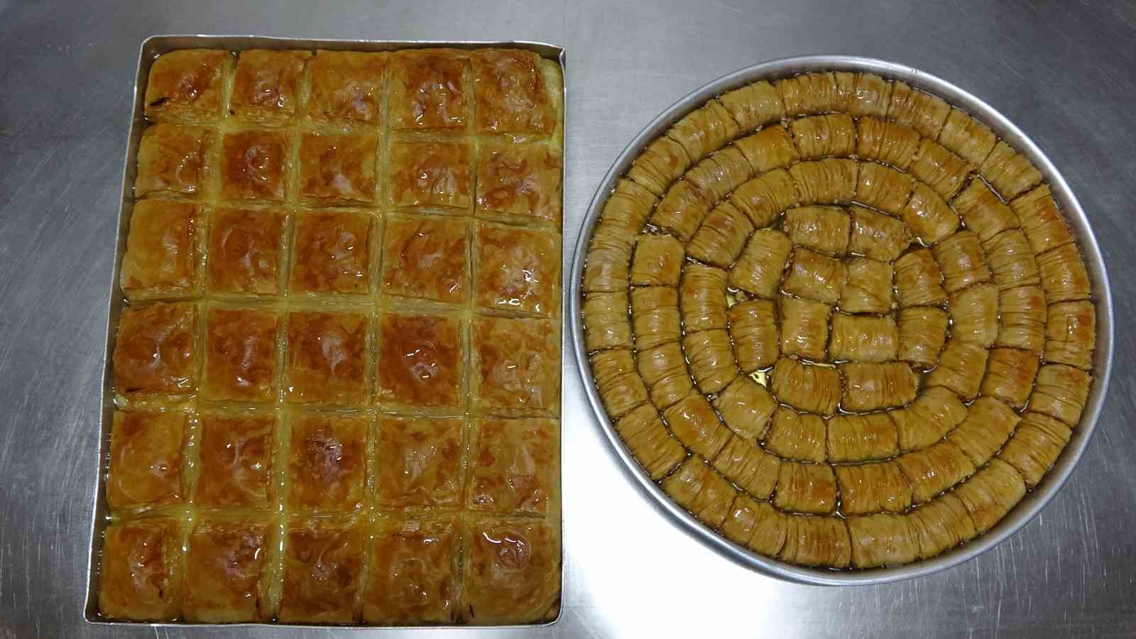 Karadeniz’in öne çıkan tatlıları arasında yerini alan Laz böreği ve gocaman gerdanı Ramazan’da daha çok ilgi görüyor
