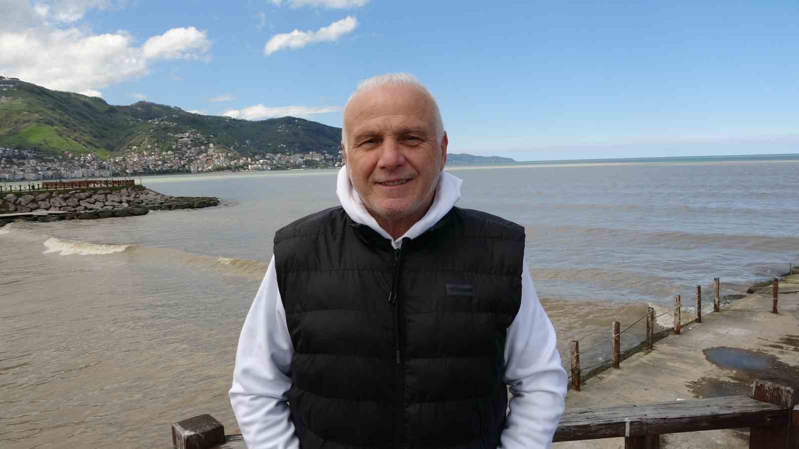 Karadeniz’in rengi kahverengiye döndü
