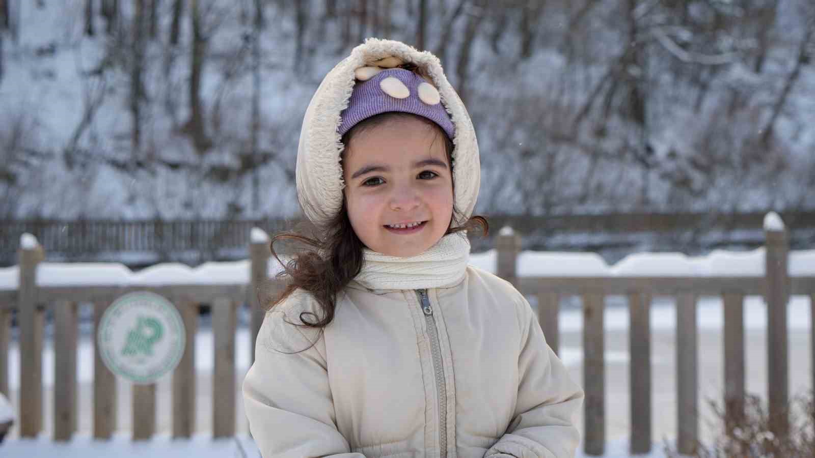 Karagöl Tabiat Parkı beyaza büründü, gölün yüzeyi buz tuttu
Karagöl Tabiat Parkı beyaza büründü, gölün yüzeyi buz tuttu