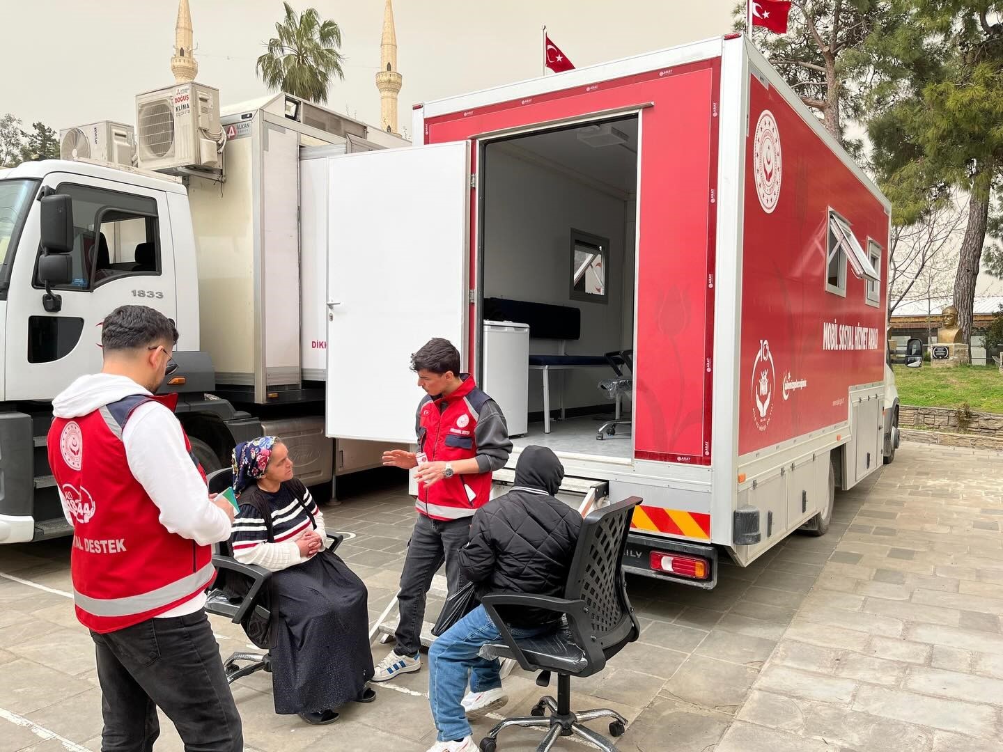 Karaisalı’da vatandaşlara mobil sosyal hizmet desteği
