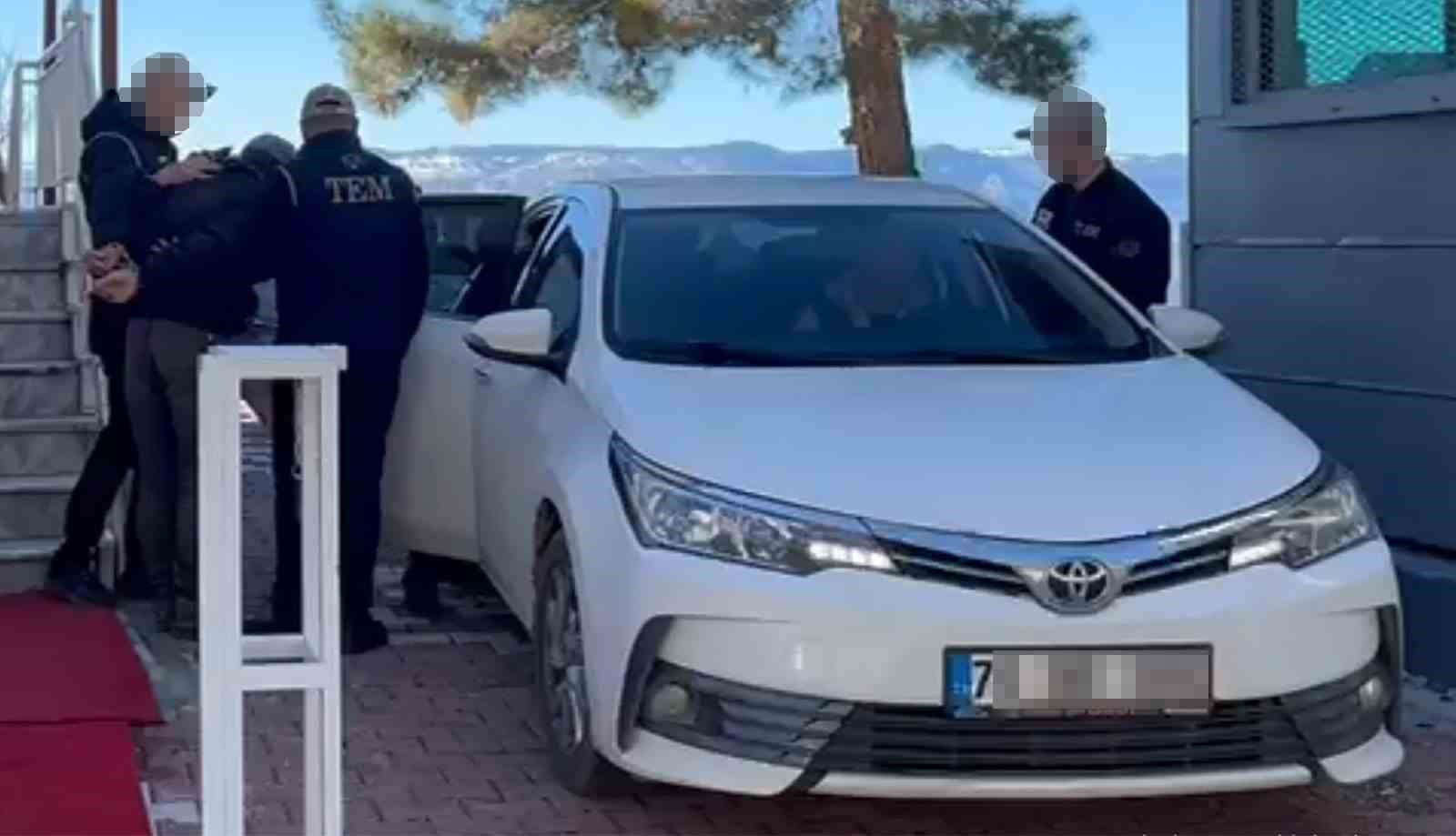 Karaman merkezli DEAŞ operasyonu: 3 tutuklama
