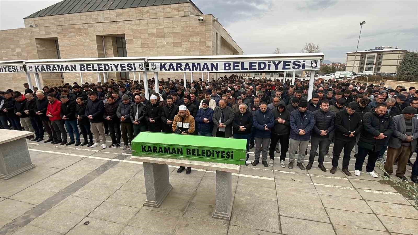 Karaman’da 4 kişiyi silahla vuran zanlı tutuklandı
Karaman’da 4 kişiyi silahla vuran zanlı tutuklandı