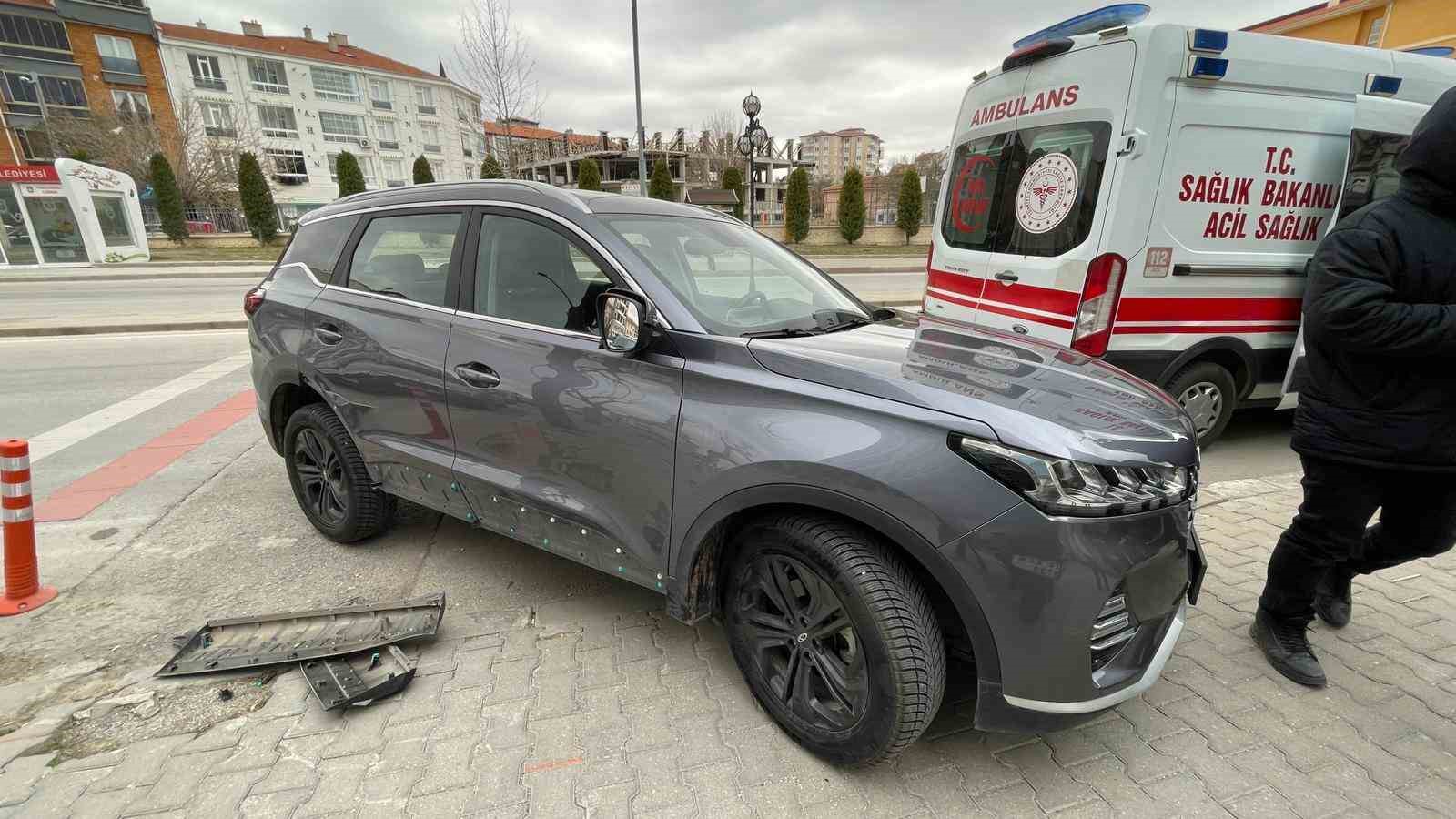 Karaman’da ciple çarpışan motosikletli çocuk sürücü yaralandı
