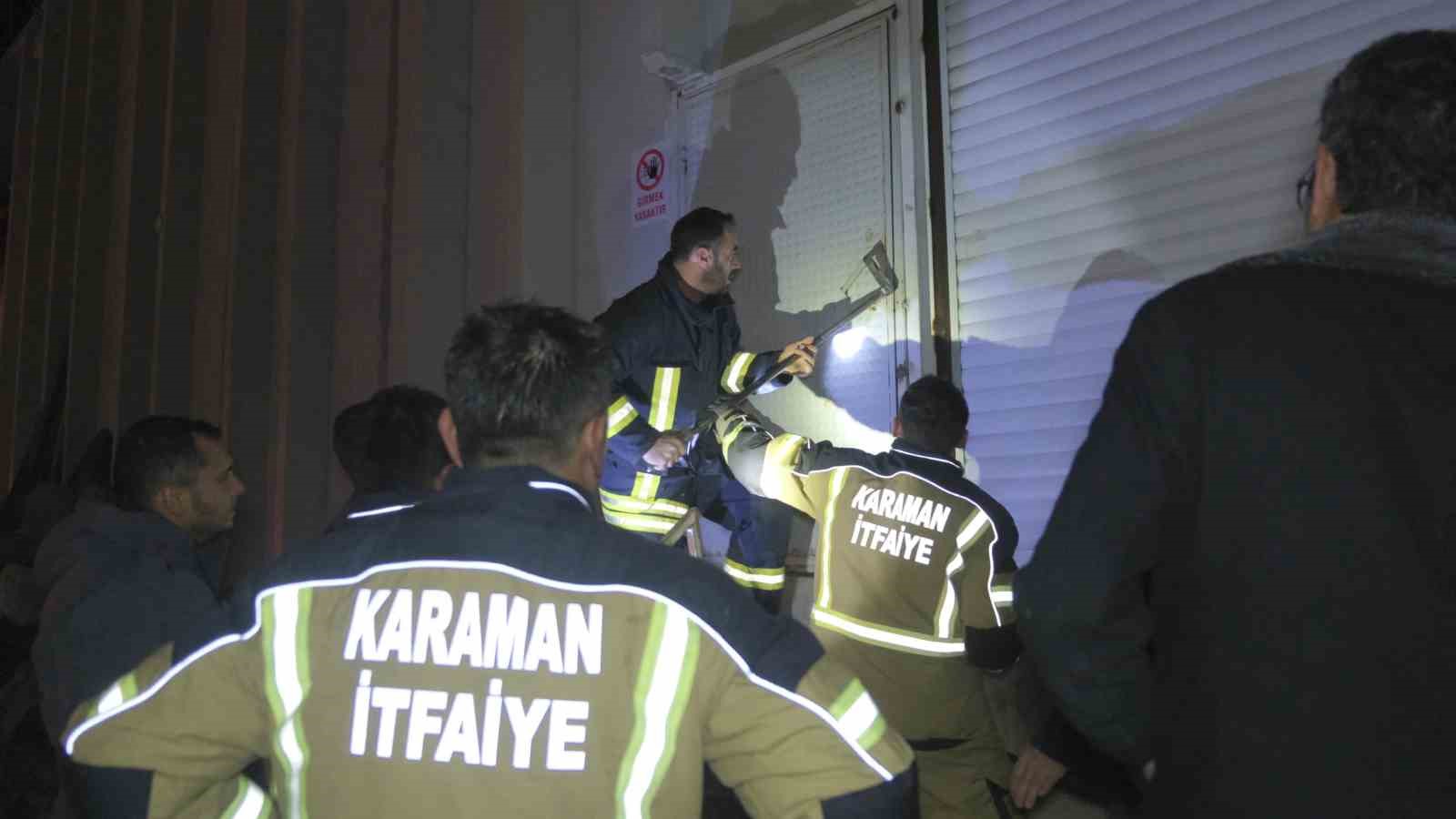 Karaman’da dorse üretim fabrikasında yangın paniği
