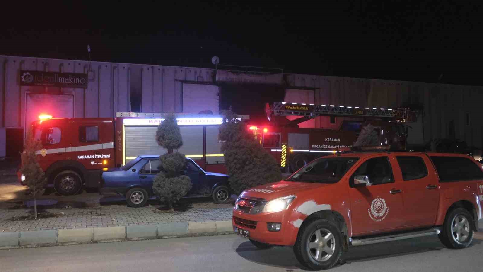 Karaman’da dorse üretim fabrikasında yangın paniği
