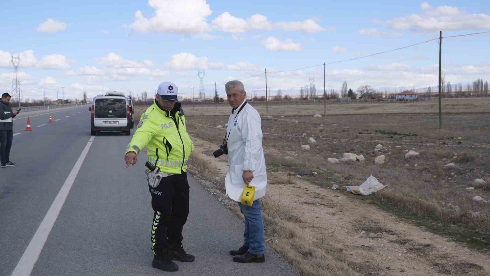 Karaman’da gelincik toplarken otomobilin çarptığı yaşlı kadın hayatını kaybetti
