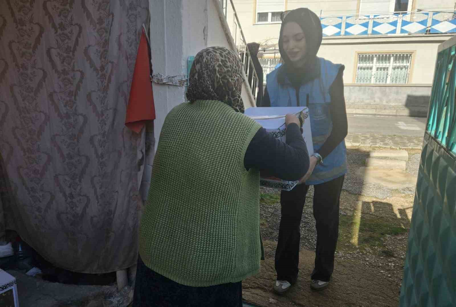 Karaman’da gönüllü gençlerden anlamlı dayanışma
Karaman’da gönüllü gençlerden anlamlı dayanışma