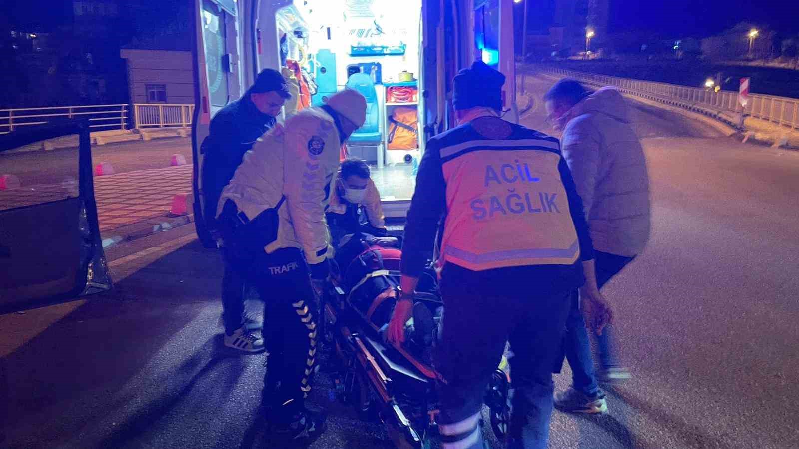 Karaman’da iki otomobil çarpıştı: 3 yaralı
