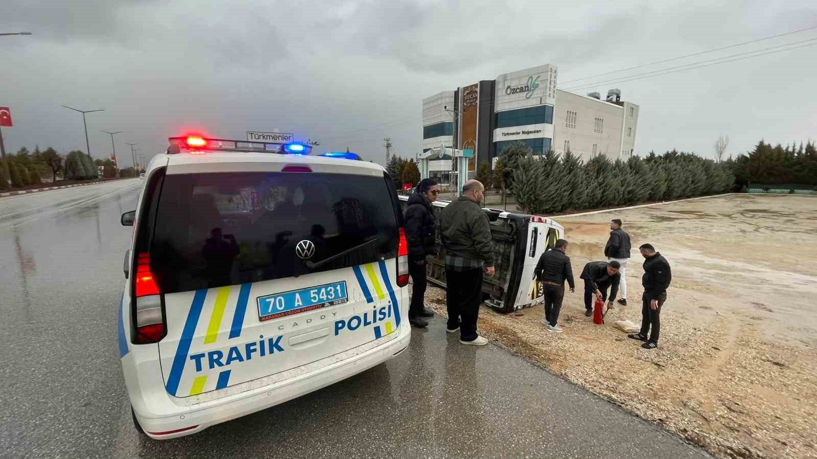 Karaman’da okul servisi şarampole devrildi
