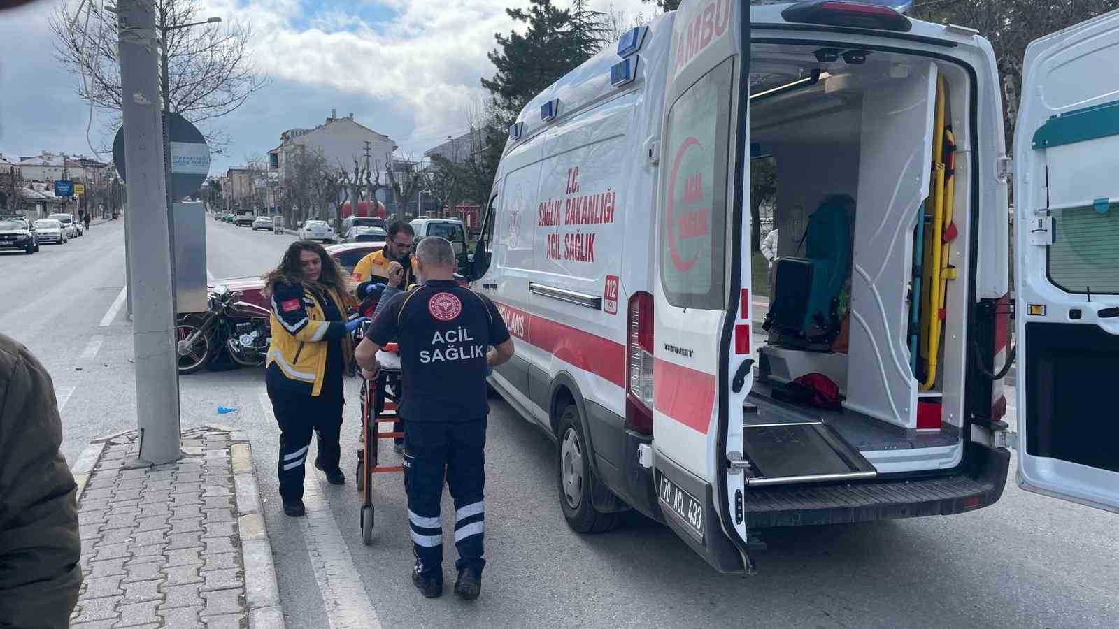 Karaman’da otomobil motosikletle çarpıştı: 1 yaralı
