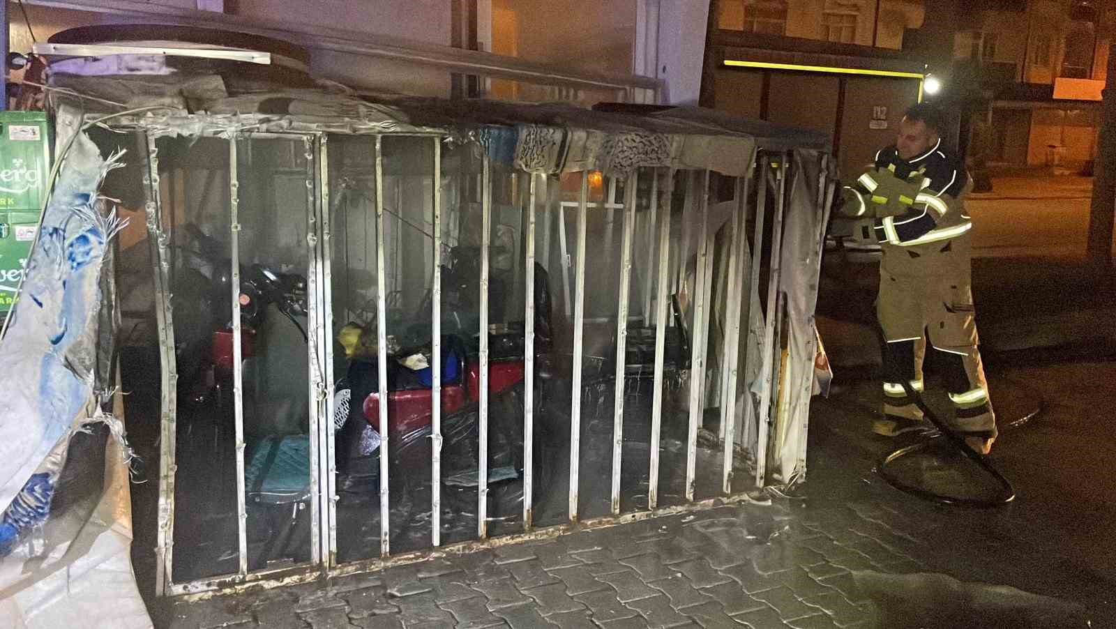 Karaman’da şarja bırakılan elektrikli bisikletler yandı
