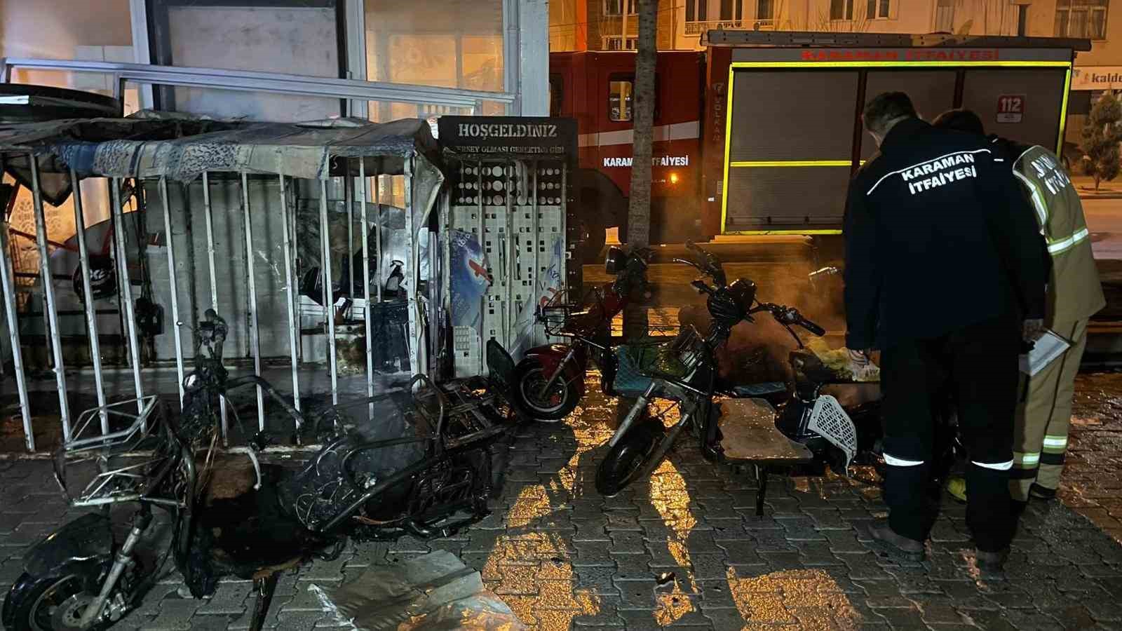 Karaman’da şarja bırakılan elektrikli bisikletler yandı
