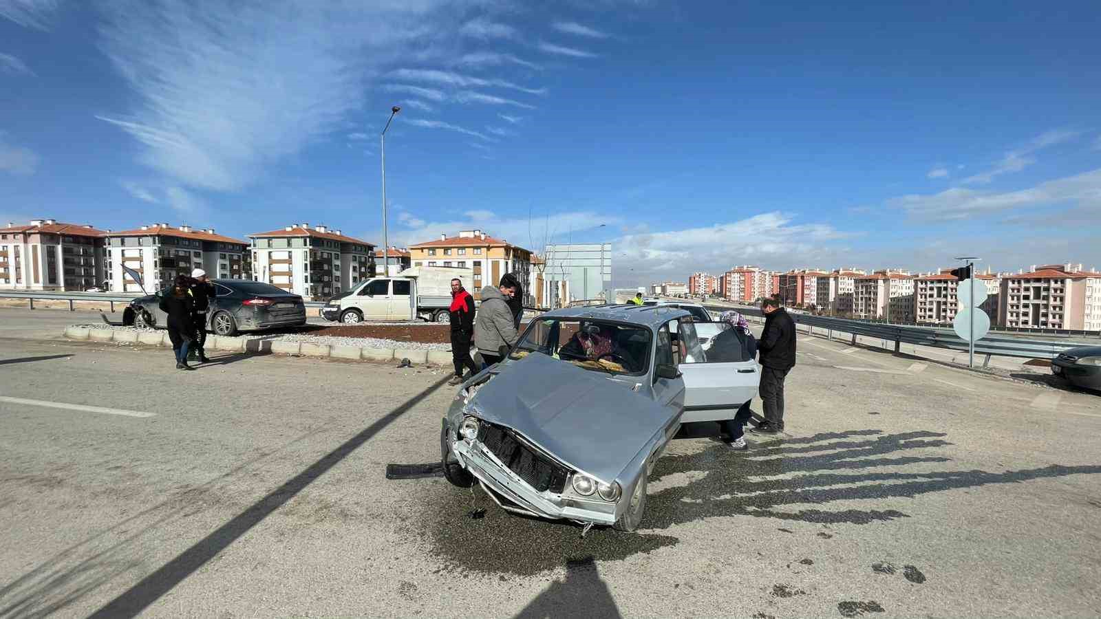 Karaman’da ters yöne giren otomobil kazaya yol açtı
