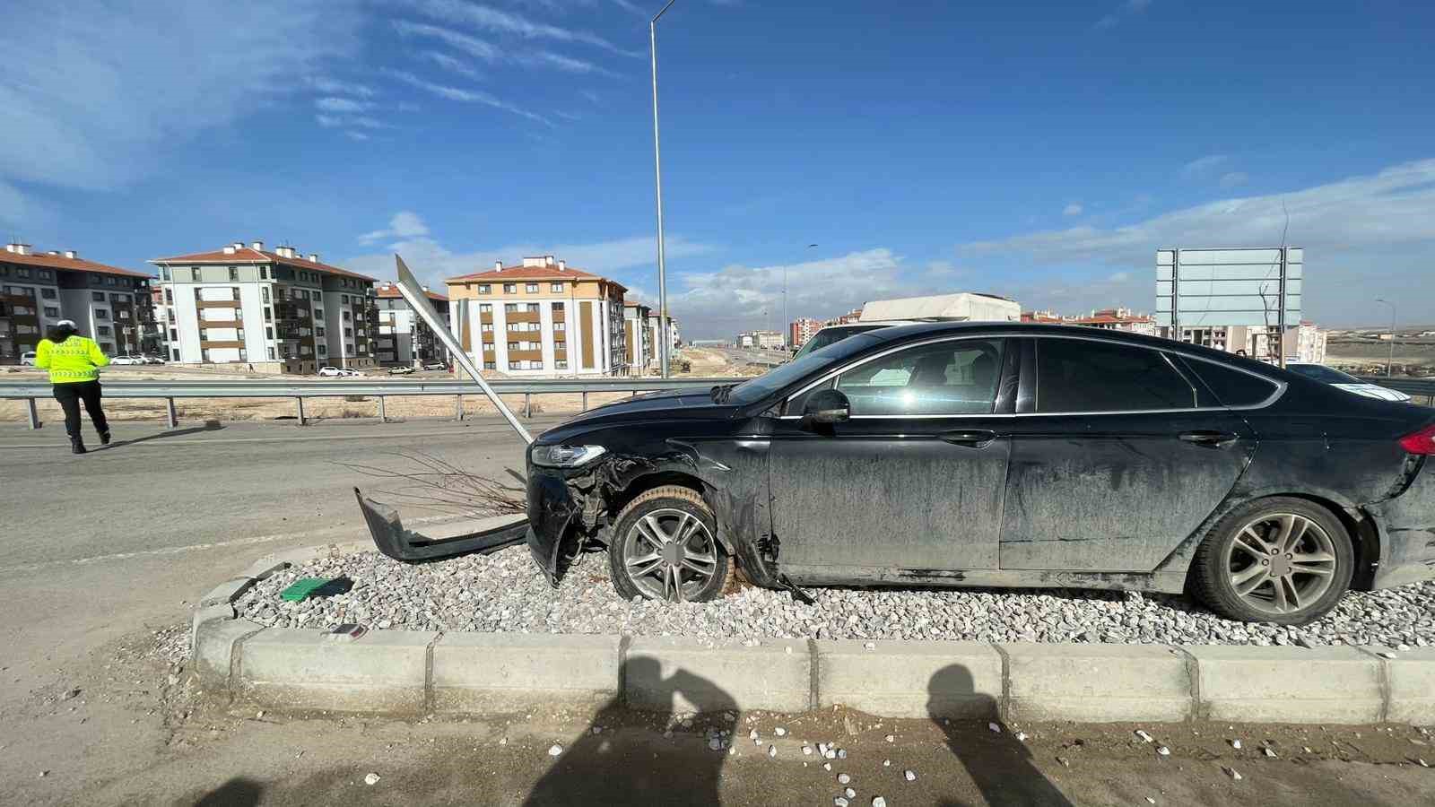 Karaman’da ters yöne giren otomobil kazaya yol açtı
