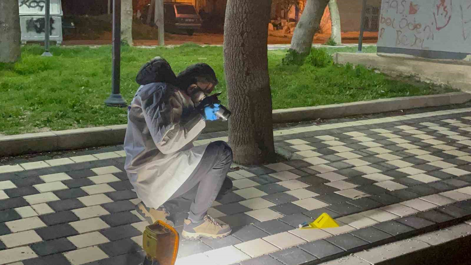 Karaman’da tüfekle rastgele ateş açıldı: Saçmalar otomobil ile binaya isabet etti
