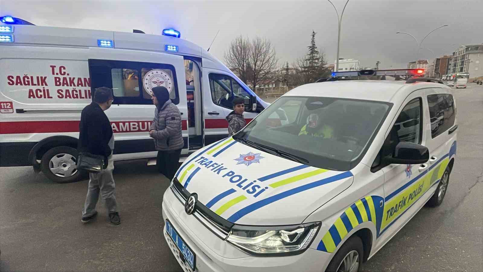 Karaman’da üç aracın karıştığı zincirleme kazada 1 kişi yaralandı
