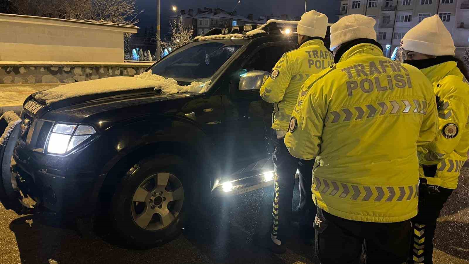 Karaman’da yılbaşı tedbirleri sabaha kadar sürdü
