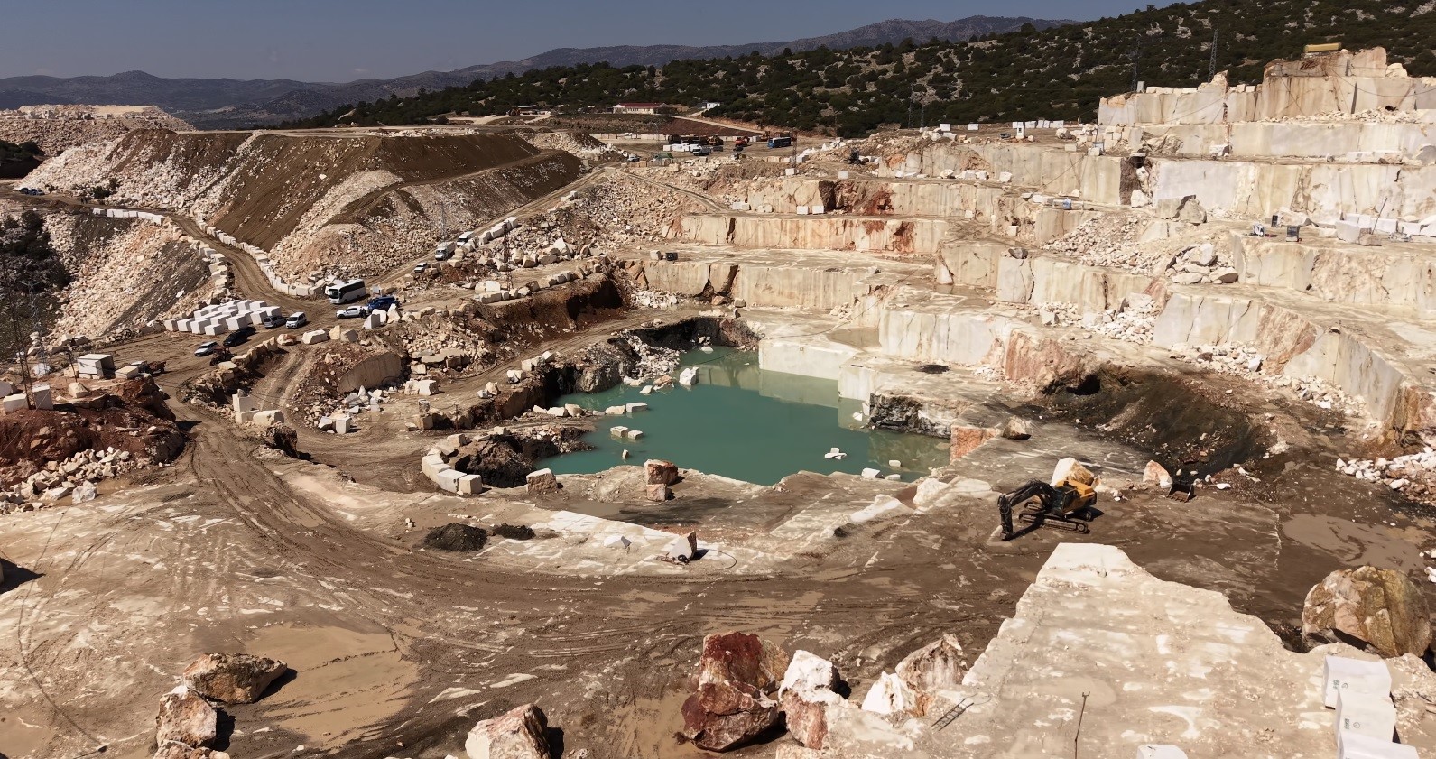 Karamanlı’da vatandaşlar mermer ocağına karşı ayaklandı
