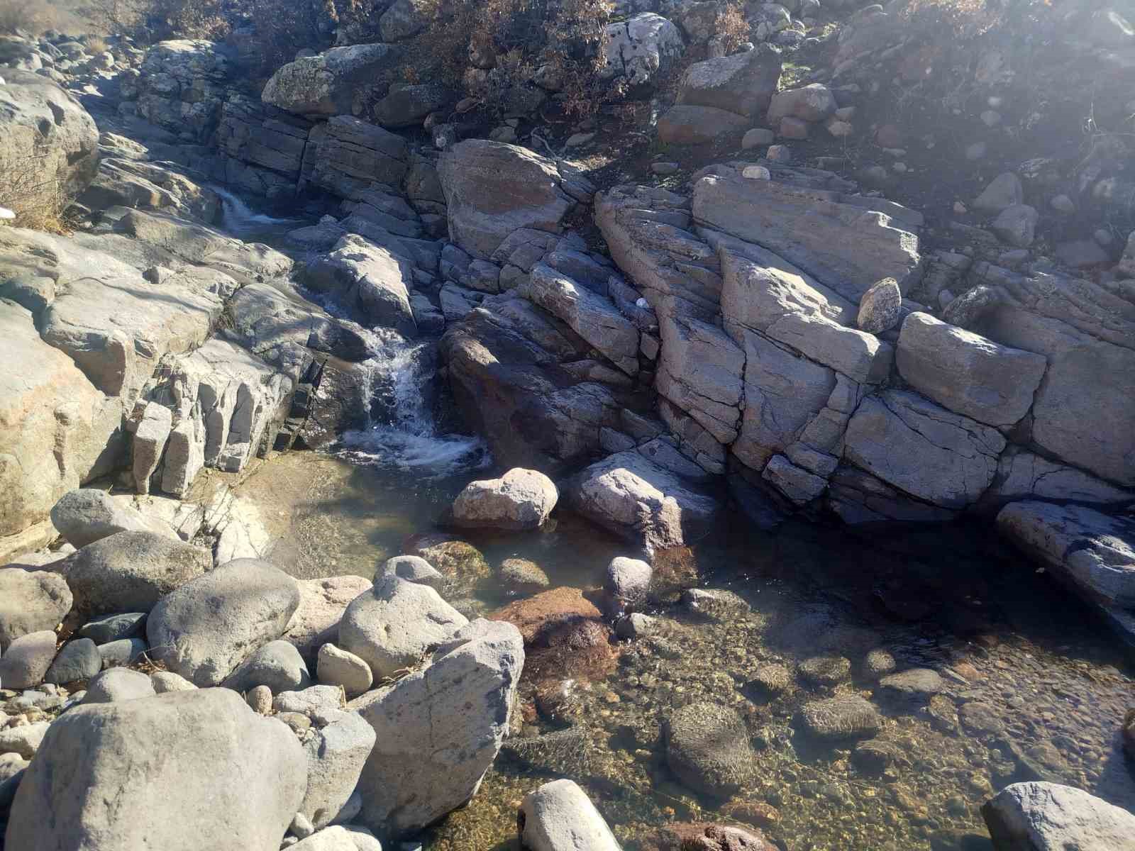 Karapınar’da yıllardır kuru kalan dereler yeniden akmaya başladı
