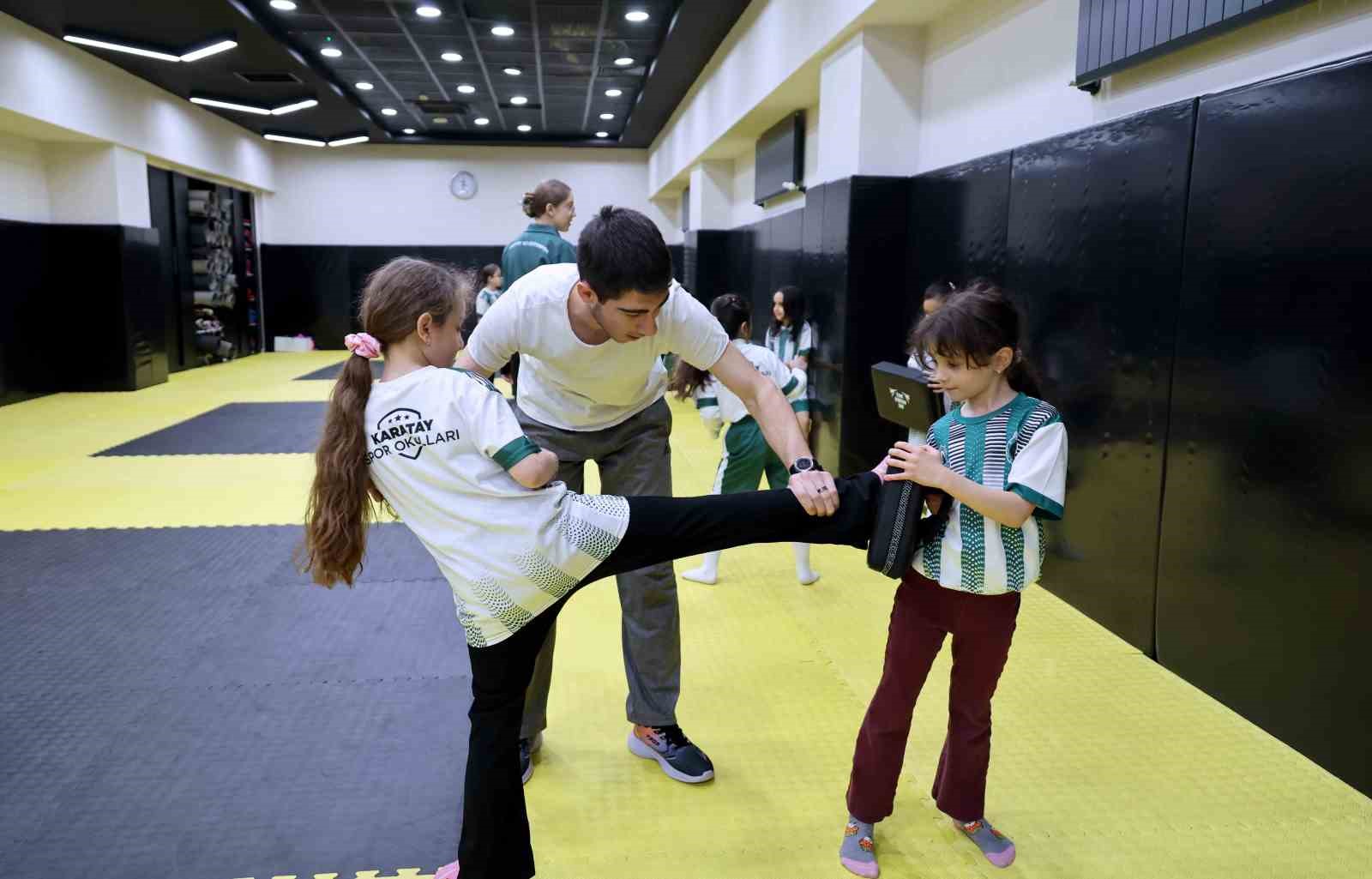 Karatay’da Spor Okulları gençleri geleceğe taşıyor
