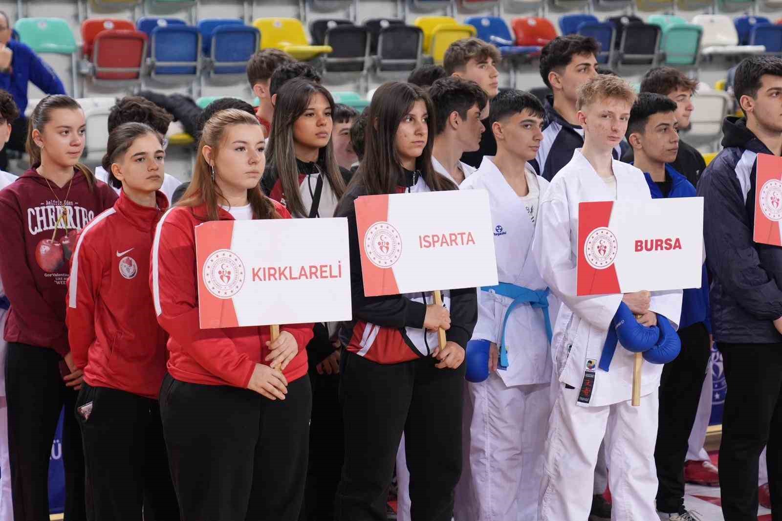Karate Gençler grup birinciliği Balıkesir’de başladı
