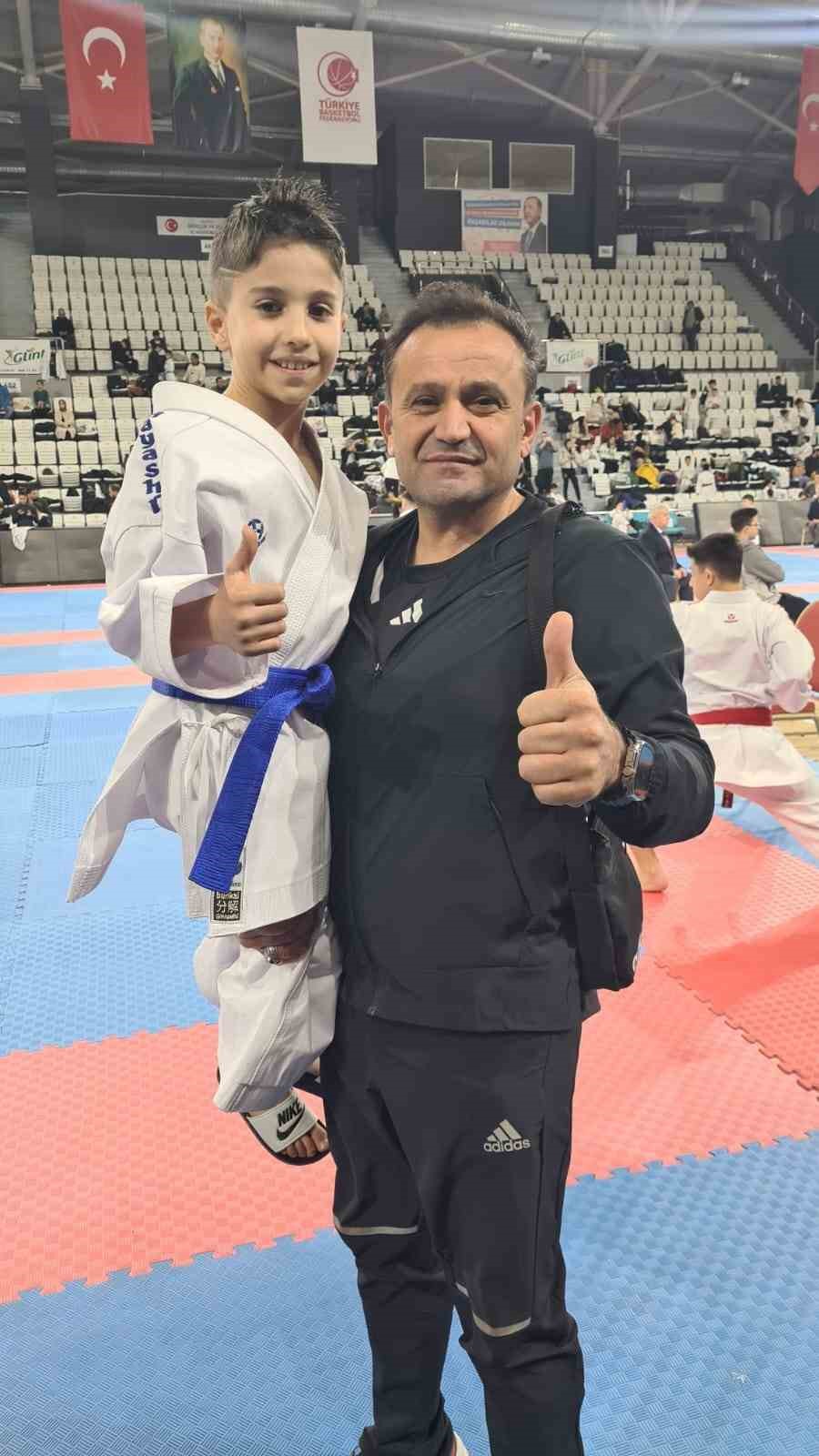 Karate Premier Ligi’nde Ünal kardeşlerden çifte altın
