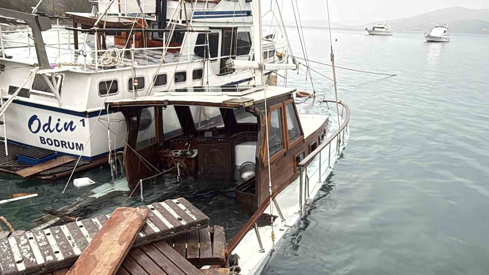 Karaya vuran ve batan teknelerde büyük hasar meydana geldi
