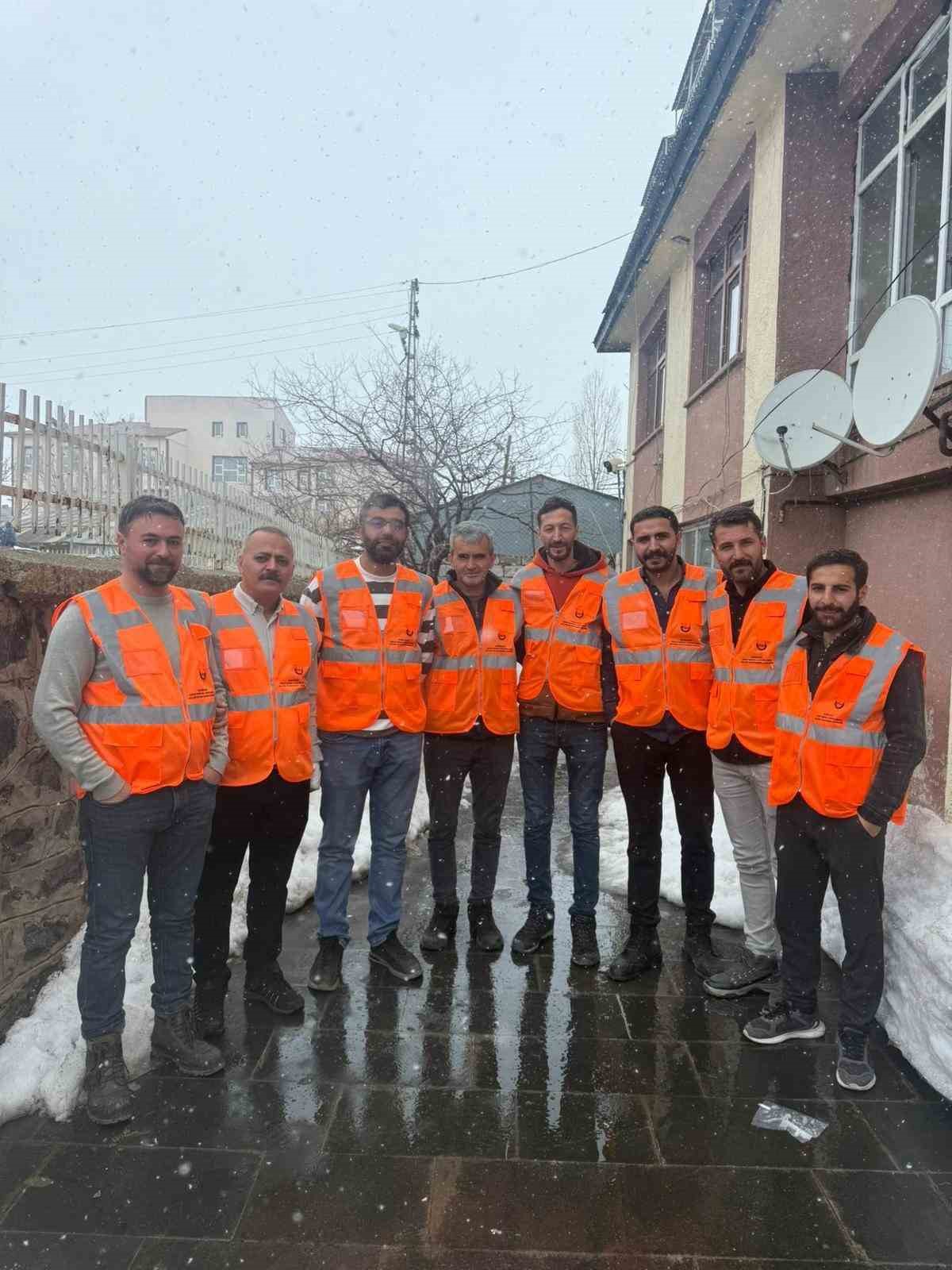 Karayazı esnaf derneğinden örnek dayanışma
Karayazı esnaf derneğinden örnek dayanışma