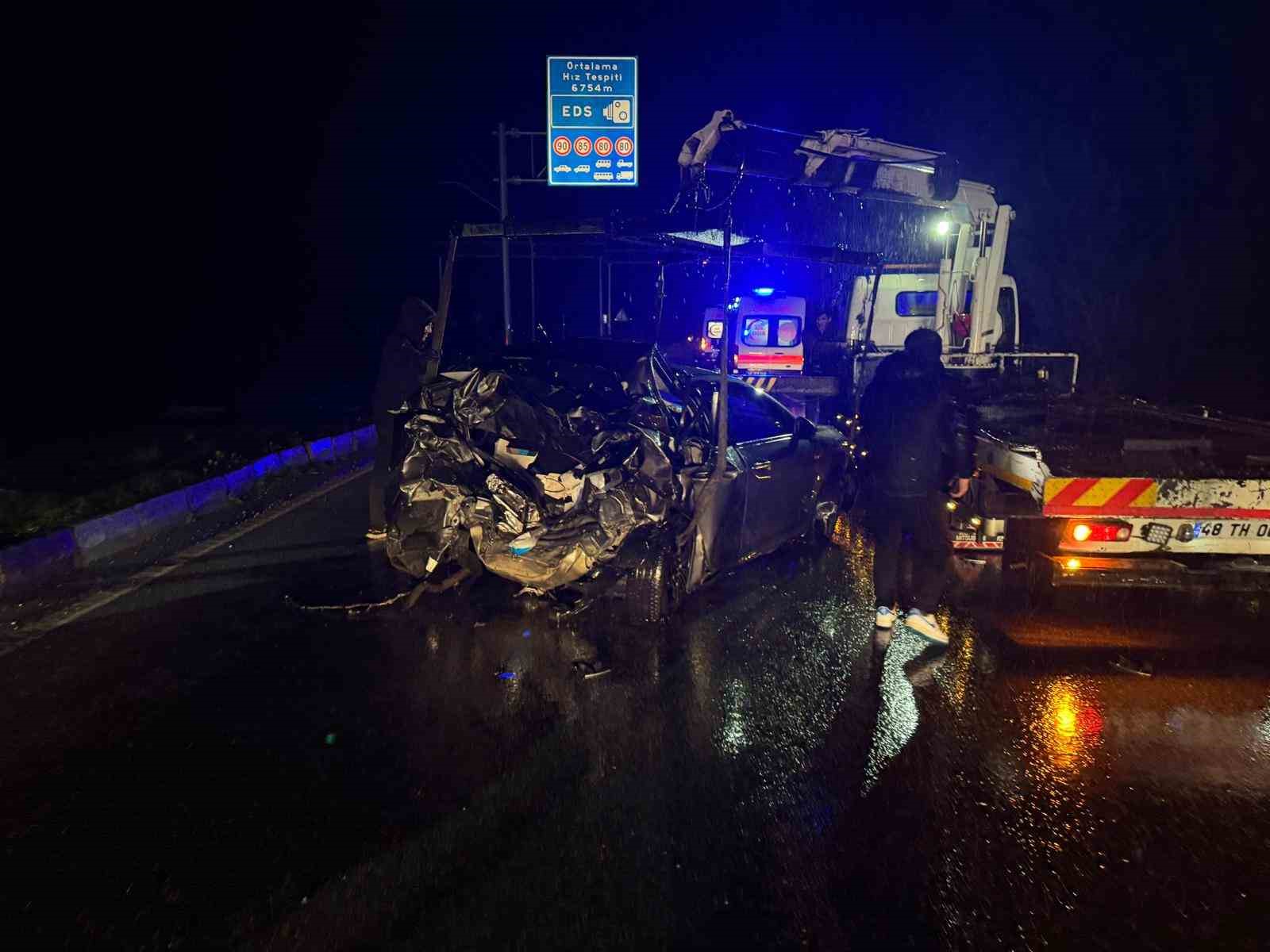 Karayolu savaş alanına döndü: 3 yaralı
