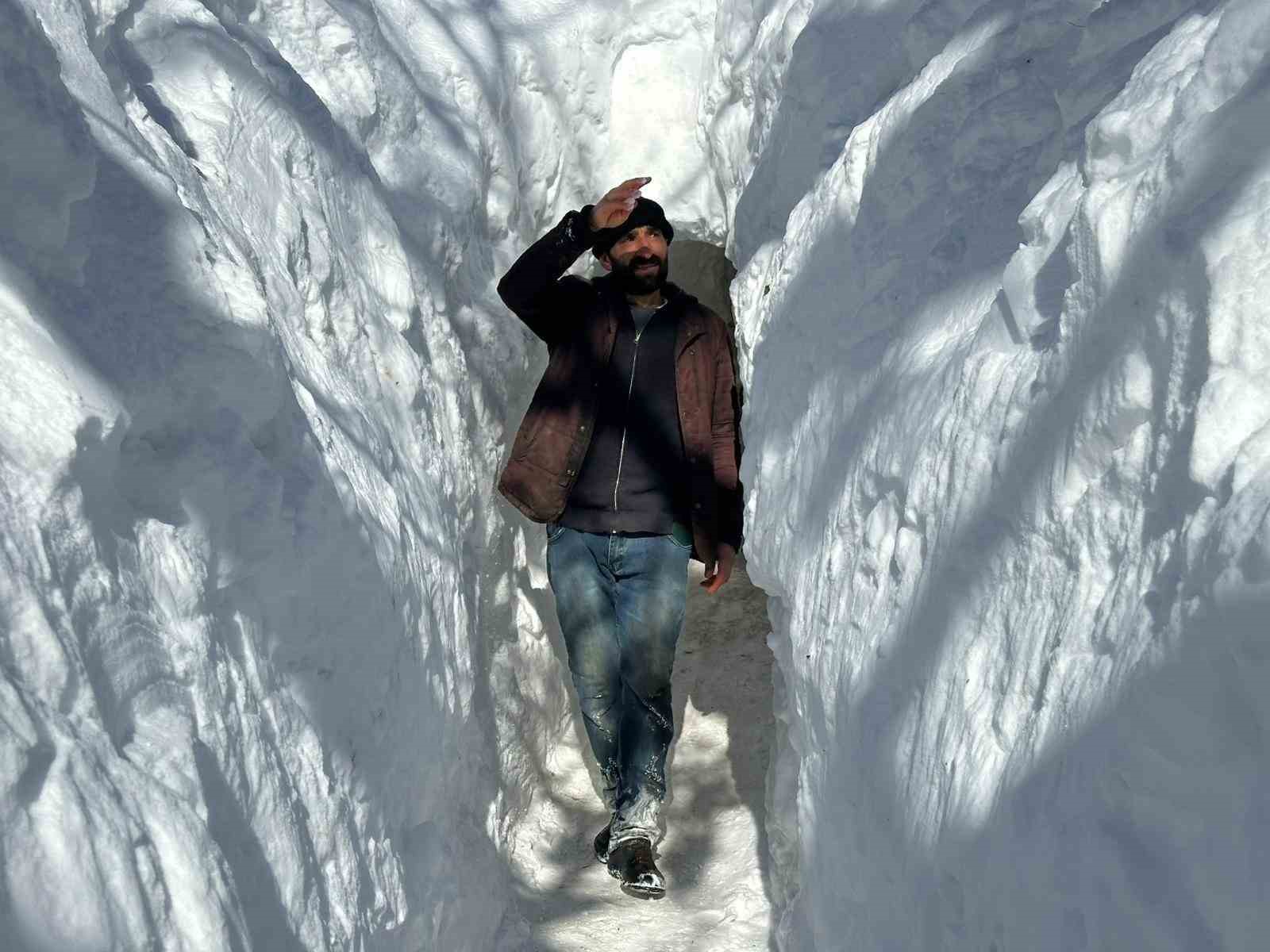 Kardan tünellerden geçen yaşam
