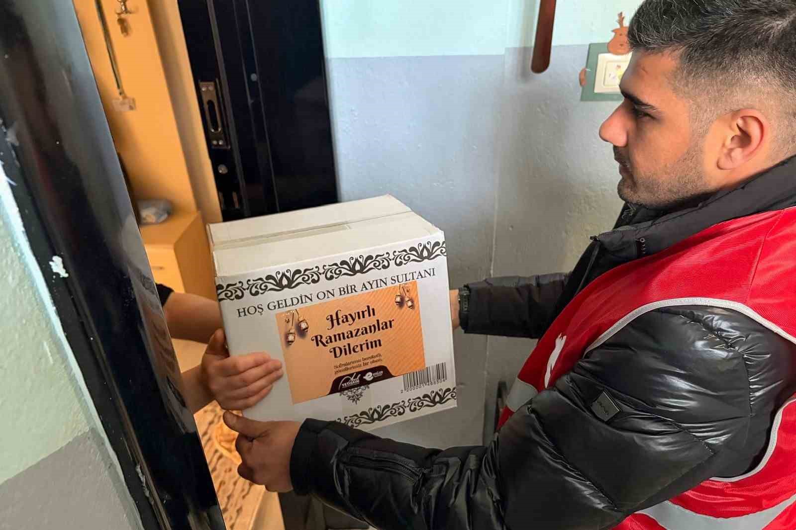 Kardeş Eli projesi kapsamında 2 bin gıda kolisi dağıtıldı
