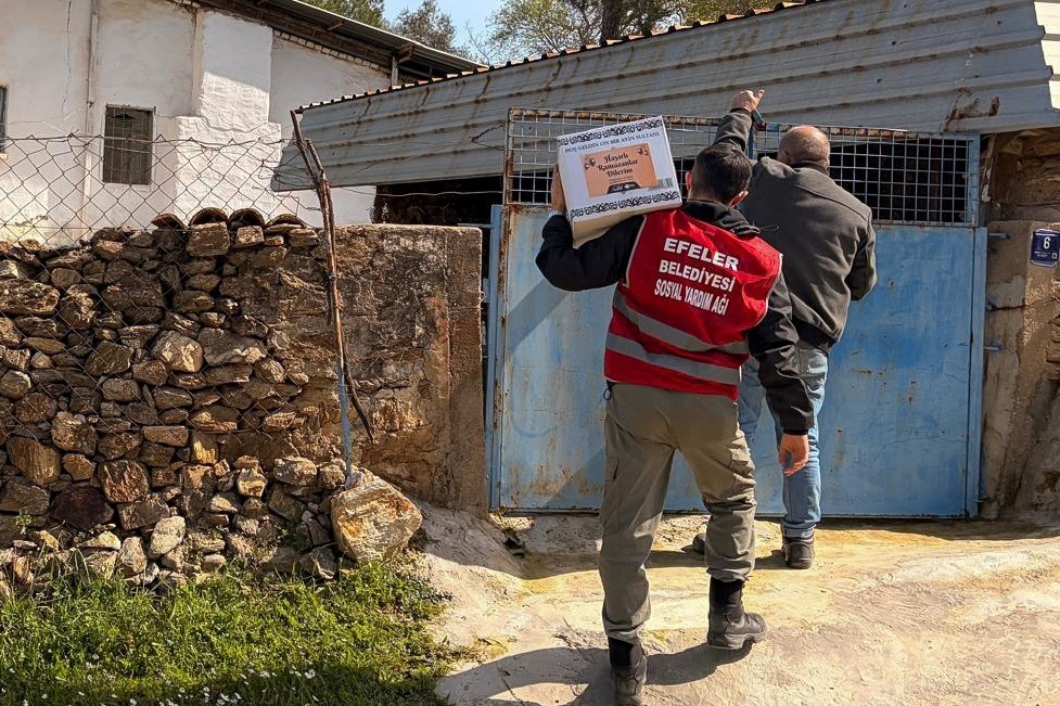 Kardeş Eli projesi kapsamında 2 bin gıda kolisi dağıtıldı
