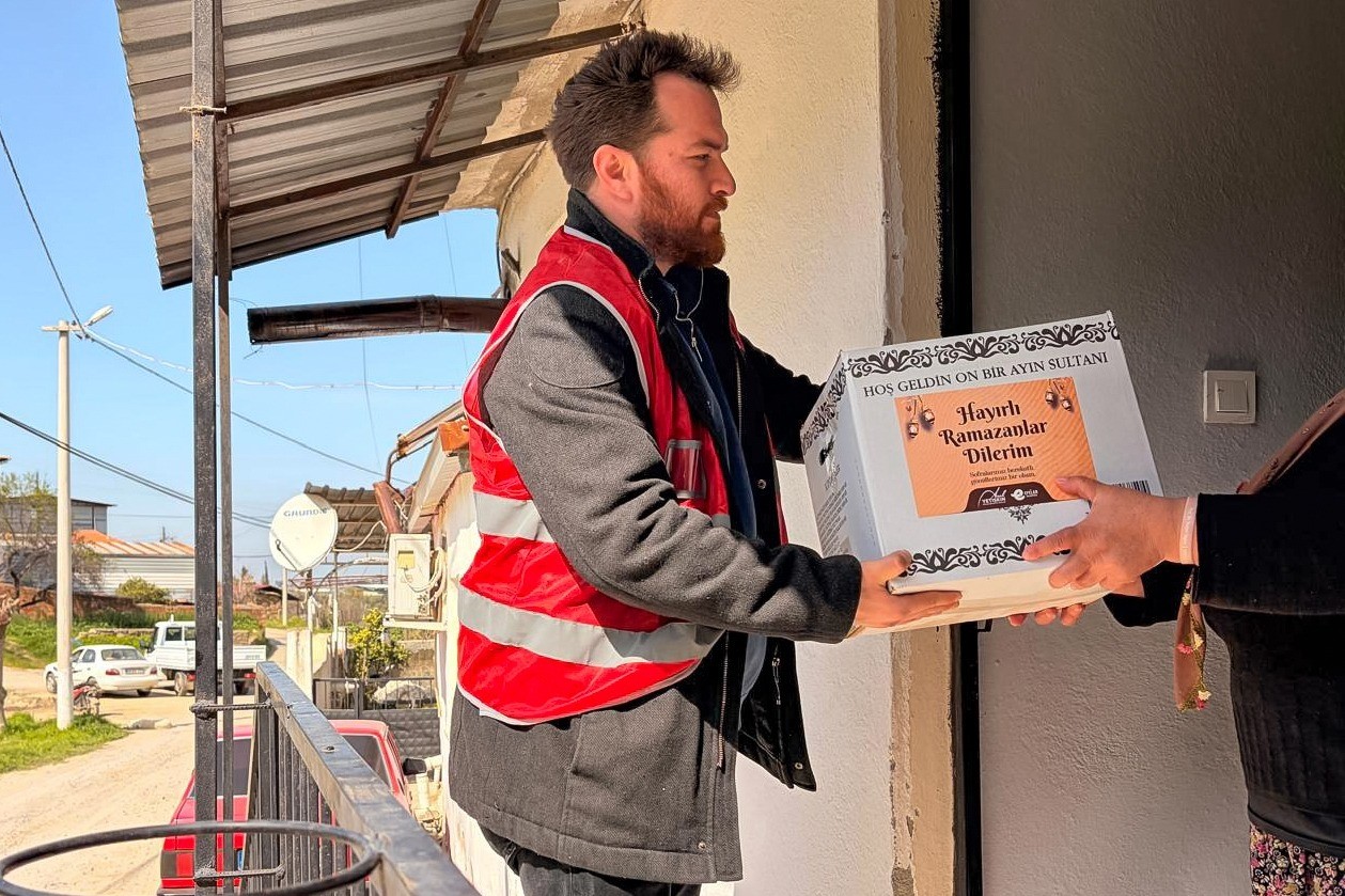 Kardeş Eli projesi kapsamında 2 bin gıda kolisi dağıtıldı
