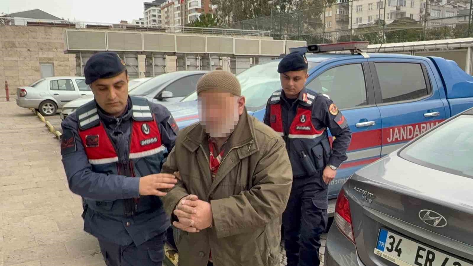 Kardeş kavgası kanlı bitti: 71 yaşındaki ağabey kardeşini darp etti
