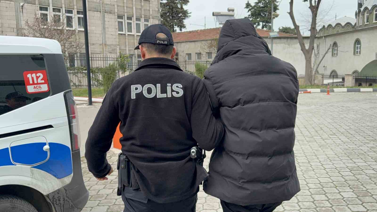 Kardeşiyle tartışan polisin burnunu kırdı, tutuklandı
