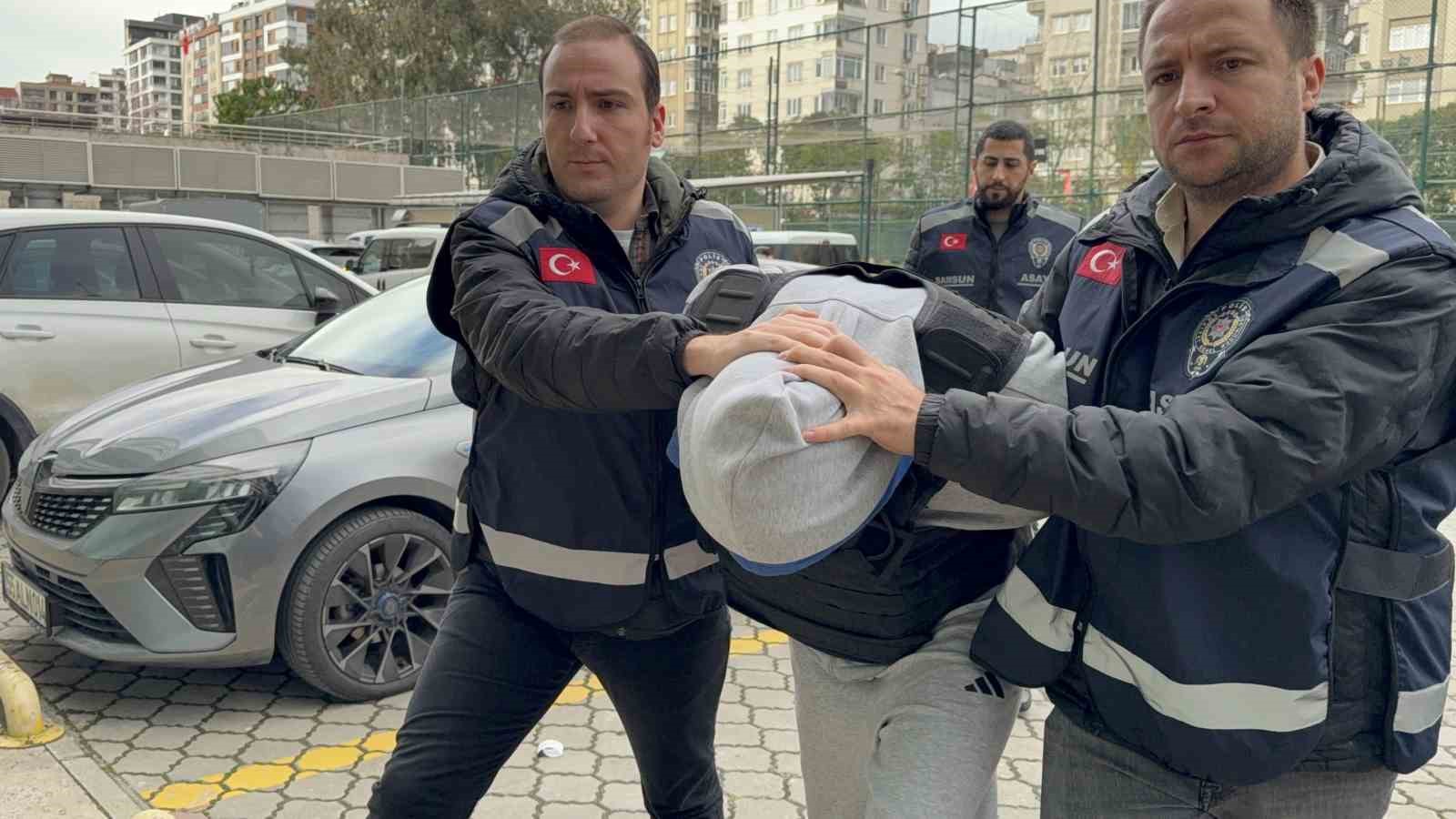 Kardeşlere maskeli saldırı cinayetinde 2 zanlı adliyeye sevk edildi
