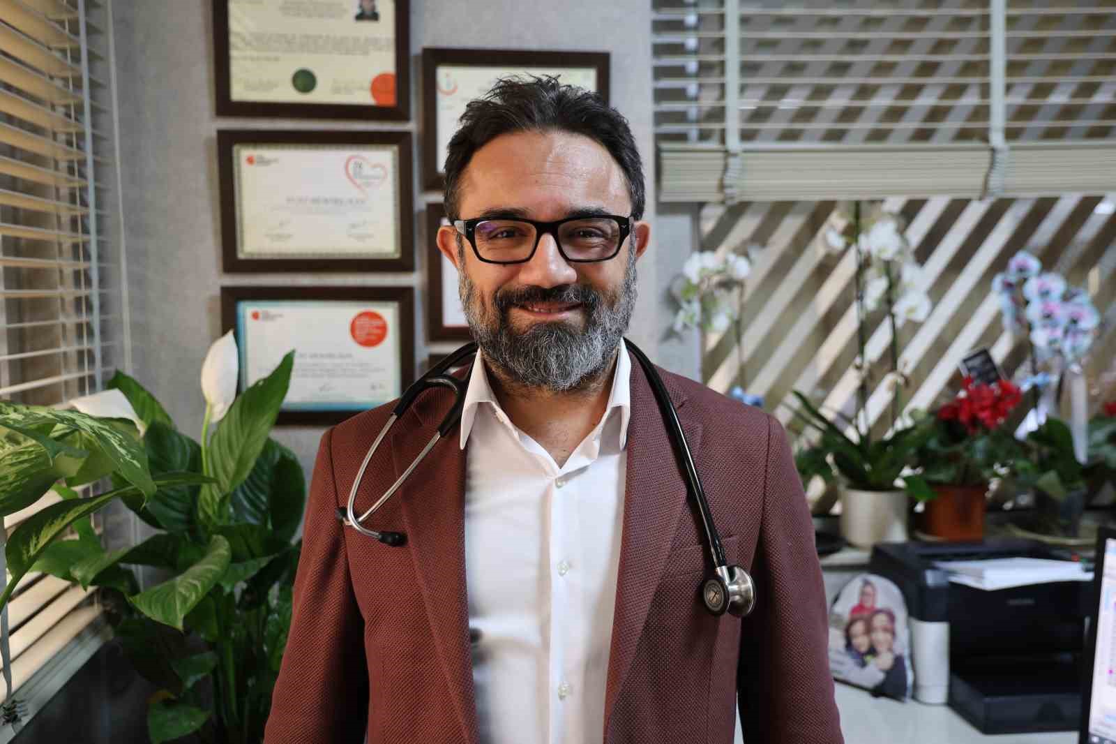 Kardiyoloji Uzmanı Demirkıran: "Sağlıklı bir kalp için sigara ve alkolden uzak durmak büyük önem taşır"
