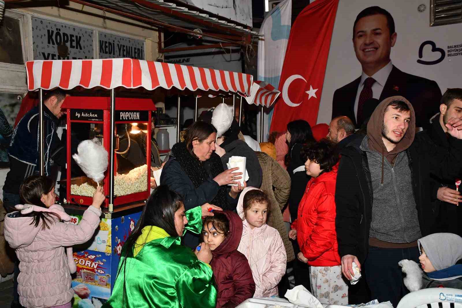 Karesililer Büyükşehir’in iftar sofrasında oruçlarını açtı
