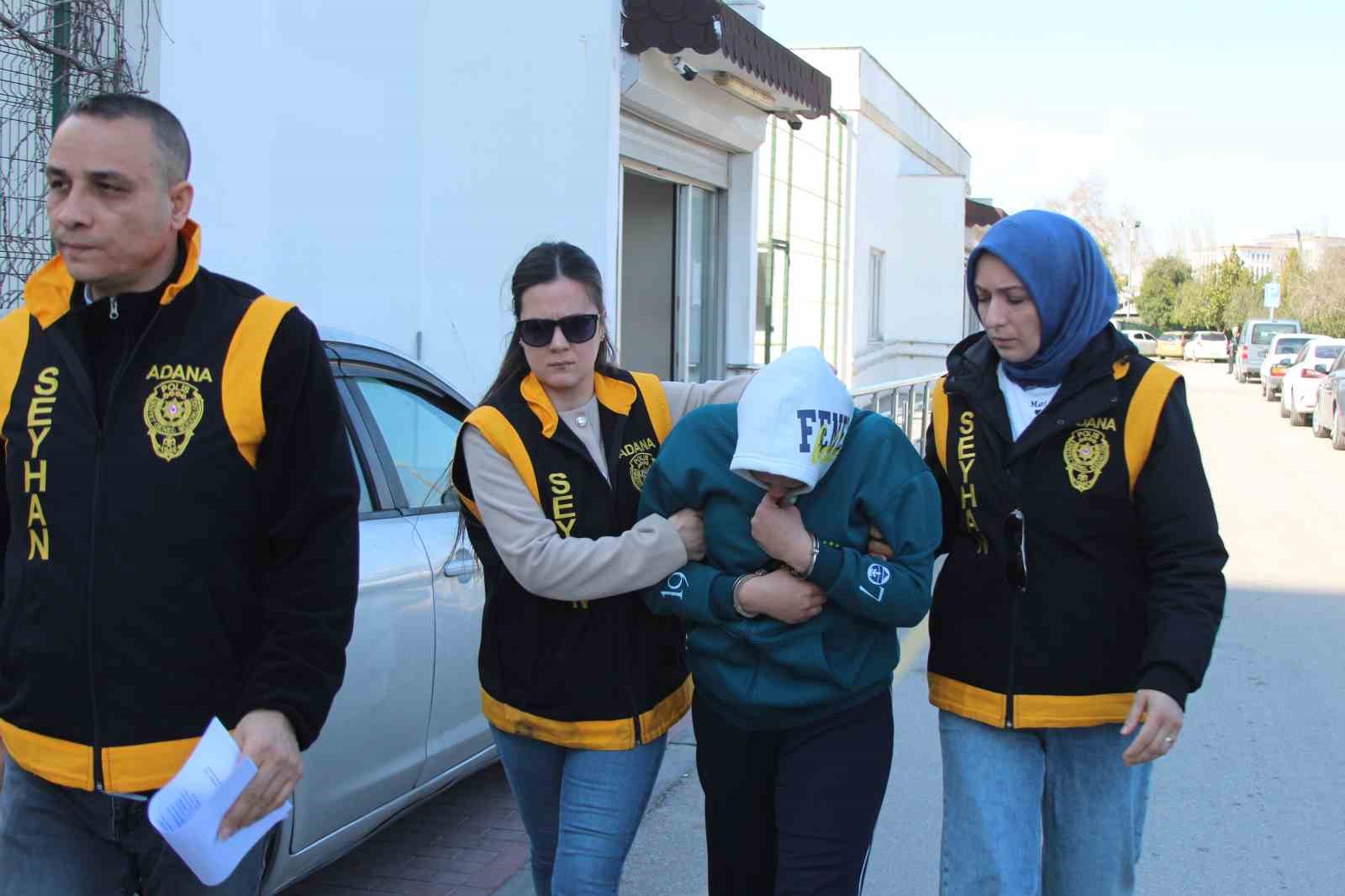 Karı-koca tartışmasında kadın kocasını bıçakladı
