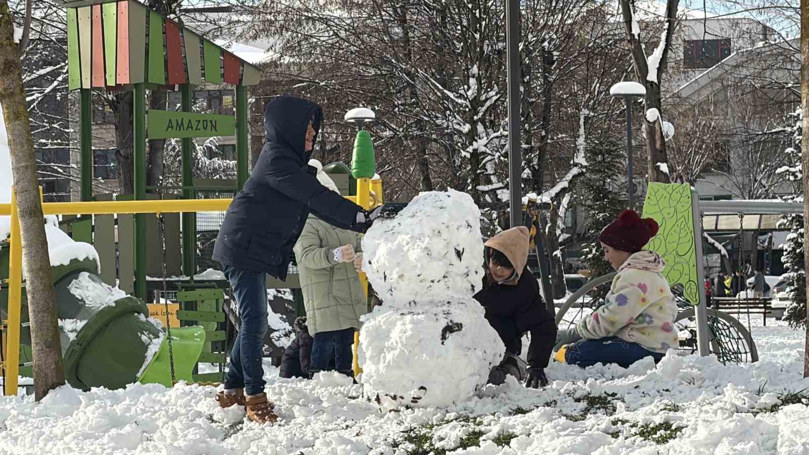 Karın yağışına en çok çocuklar sevindi
