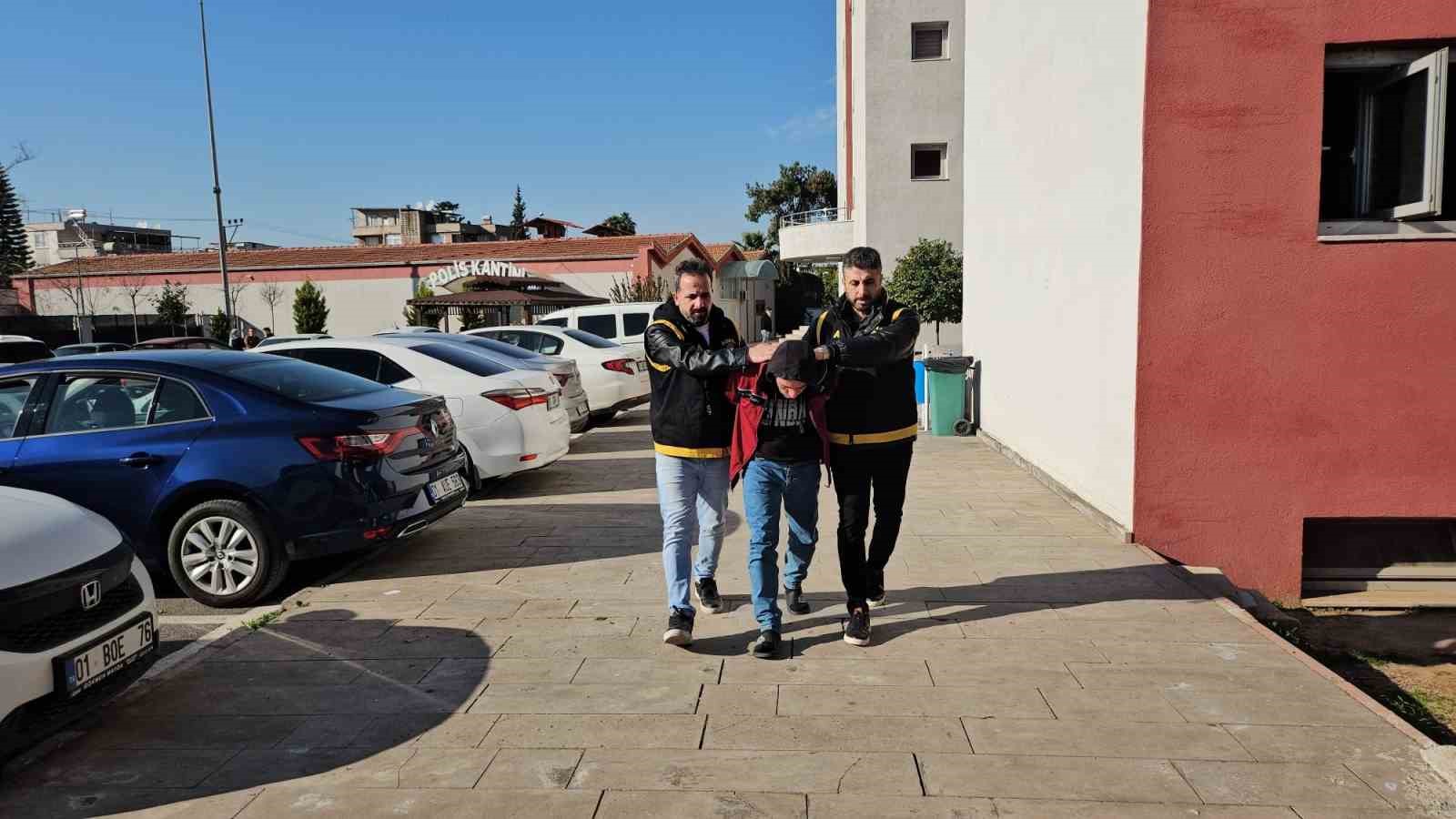 Karısını göğsünden bıçaklayarak öldüren zanlı: "Keşke böyle olmasaydı"
