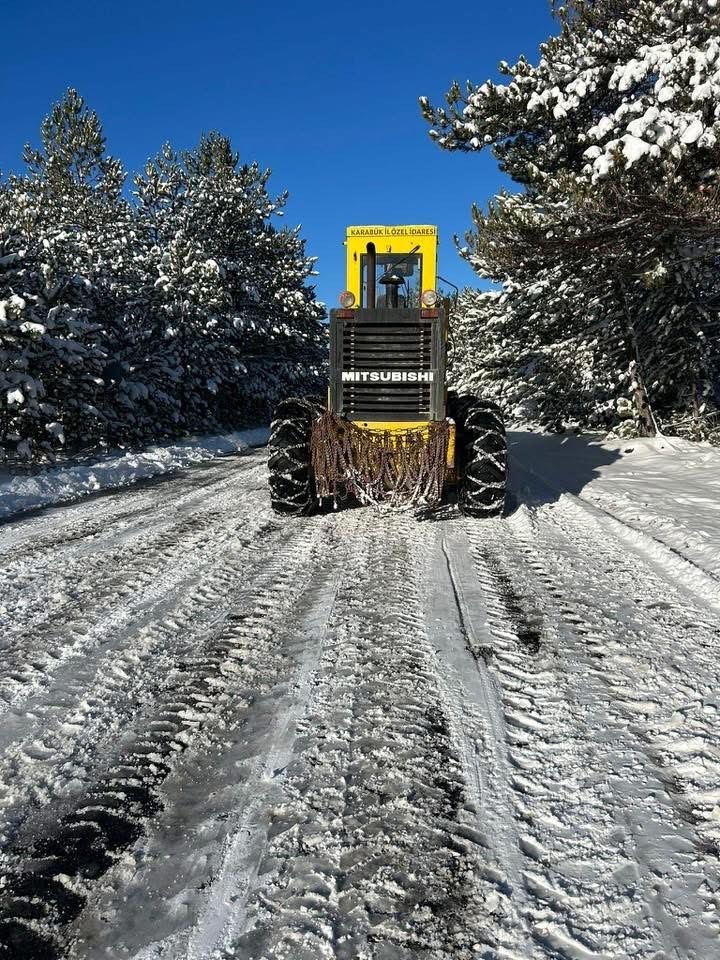 Karla kapanan 278 köy yolundan 149’u açıldı
