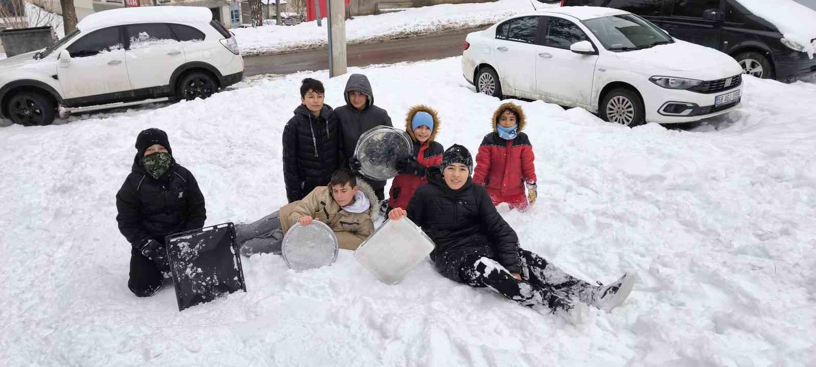 Karne tatili kar sevincine dönüştü
