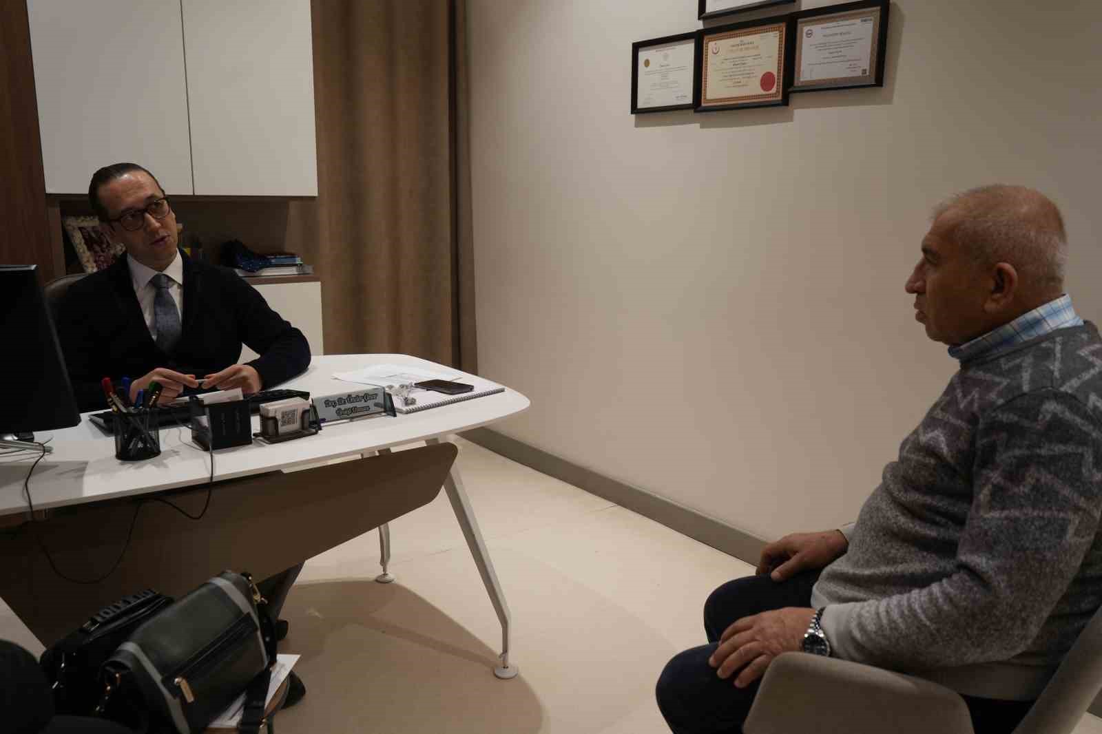 Karnından 2 litre idrar çıktı, 400 cc prostat kapalı yöntemle alındı
