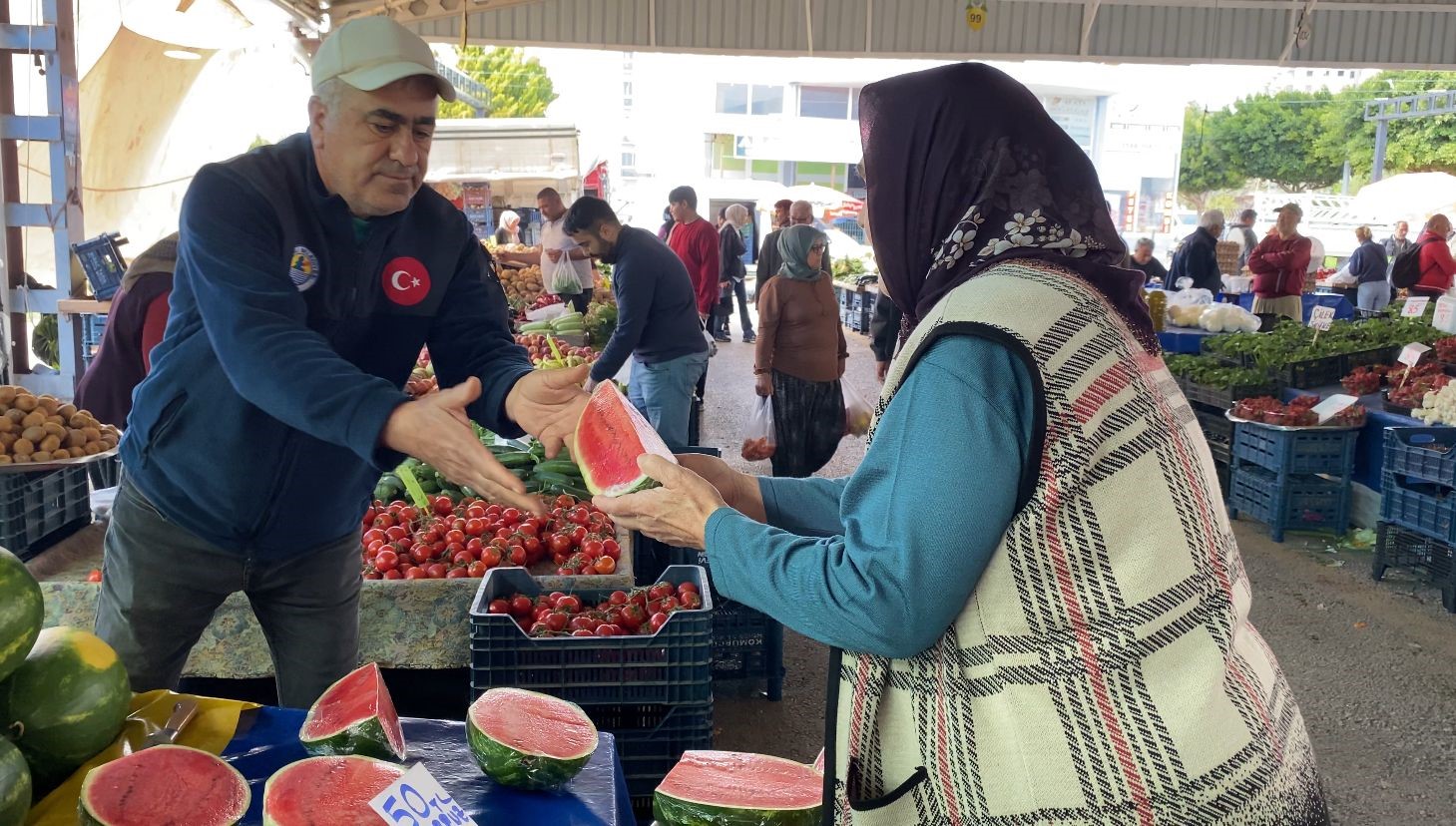 Karpuz pazara dilim dilim düştü: Kilosu 50 TL
