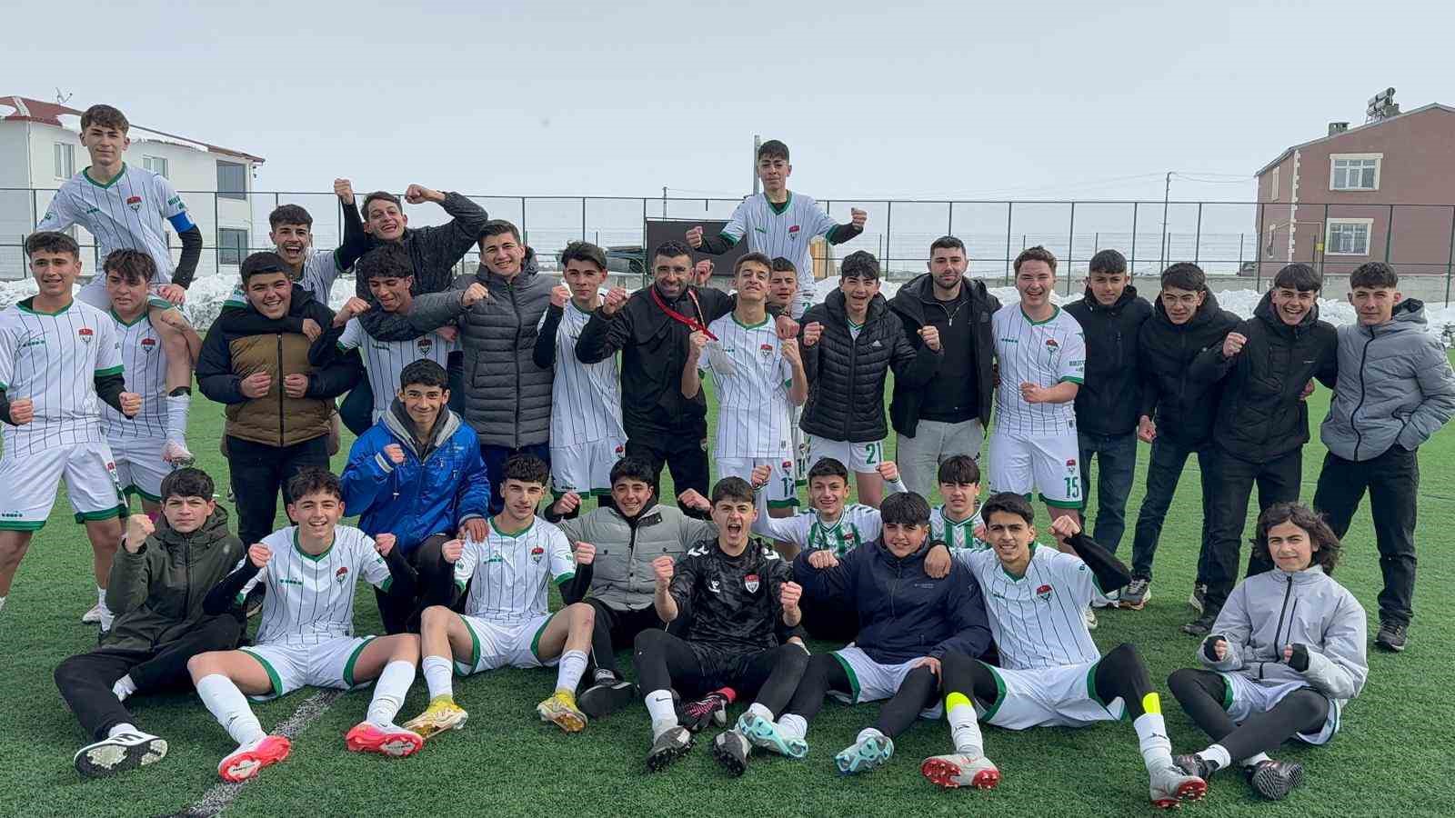 Kars 36 Spor U16 takımı şampiyon oldu, Türkiye Finalleri’ne katılacak
