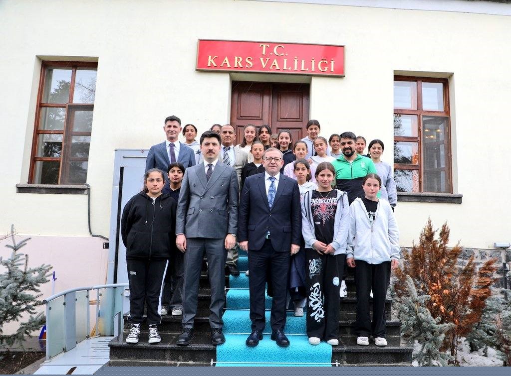 Kars’ı gururlandıran başarı: Şampiyon takım yarı finalde
