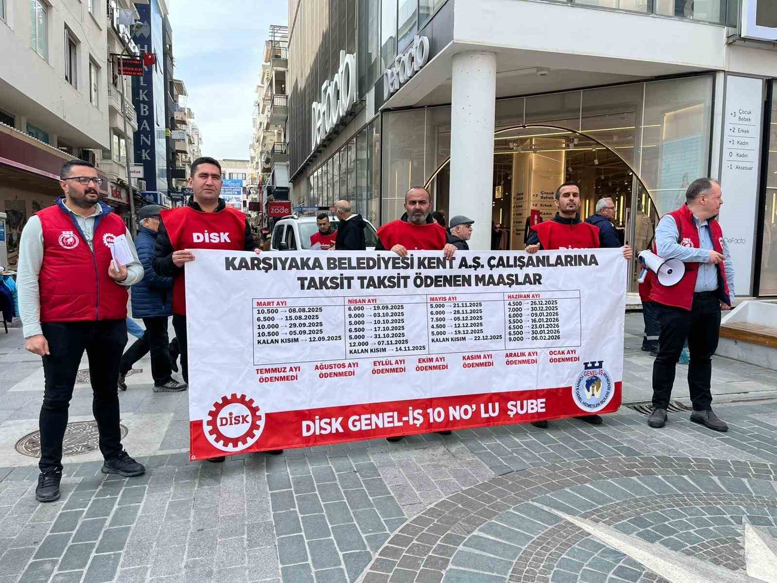 Karşıyaka Belediyesinde maaş alamayan işçiler sokağa döküldü
Karşıyaka Belediyesinde maaş alamayan işçiler sokağa döküldü